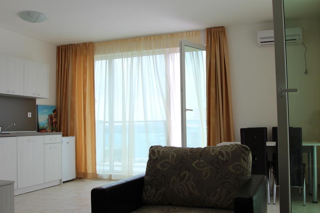 Sea Life Apartments Sinemorets Bagian luar foto