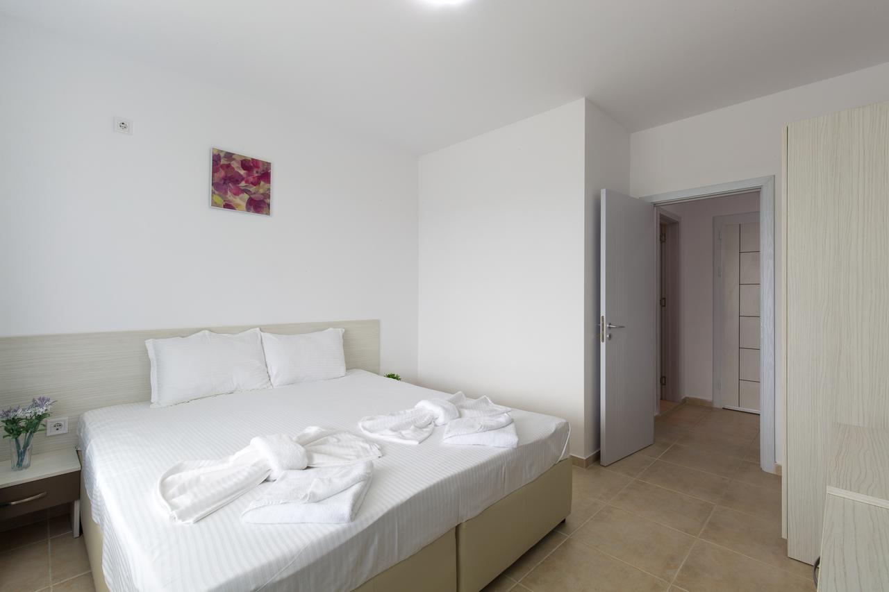 Sea Life Apartments Sinemorets Bagian luar foto